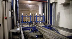 Energy-efficient truck loading and unloading for cold chain logistics