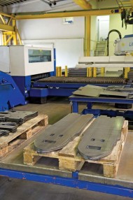 One-piece-steel-forks-manufactured-by-Crown