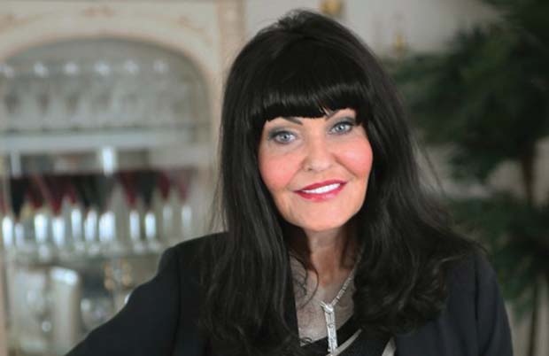 Hilary-Devey-585x380