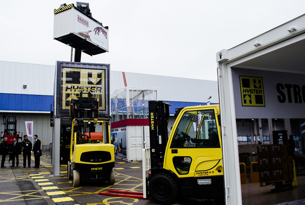 hyster-and-briggs-stand-at-imhx2013